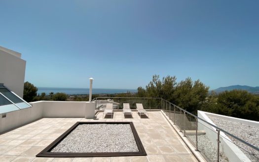 4 bedrooms Townhouse in Meisho Hills