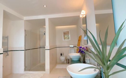 4 bedrooms Townhouse in Meisho Hills