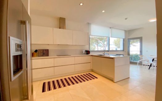 4 bedrooms Townhouse in Meisho Hills