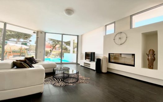 4 bedrooms Townhouse in Meisho Hills