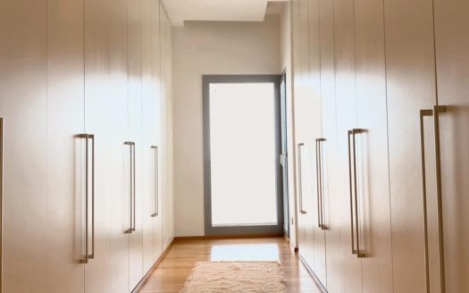 4 bedrooms Townhouse in Meisho Hills