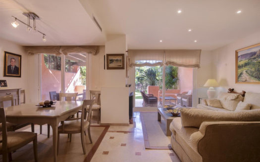 4 bedrooms Townhouse in Nueva Andalucia