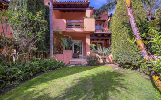4 bedrooms Townhouse in Nueva Andalucia