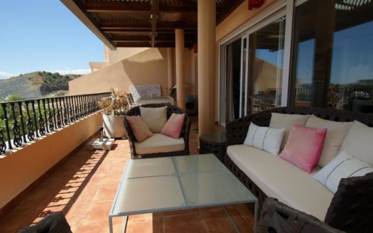 2 bedrooms Penthouse in Nueva Andalucia
