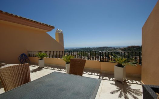 2 bedrooms Penthouse in Nueva Andalucia