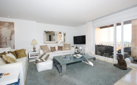 2 bedrooms Penthouse in Nueva Andalucia