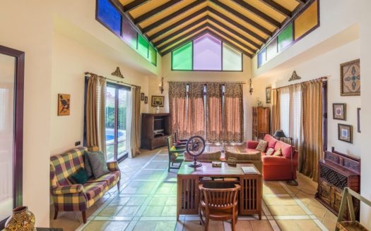 Villa de 5 dormitorios en Las Chapas