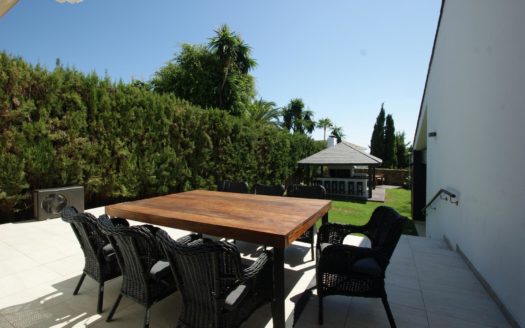 Villa de 6 dormitorios en Los Naranjos Golf