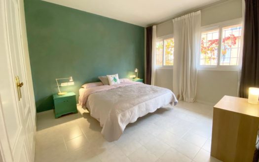 Apartamento de 2 dormitorios en Nueva Andalucia