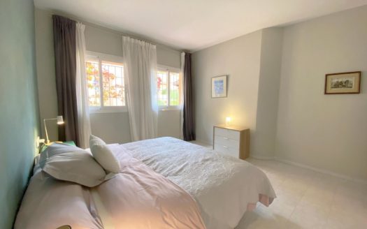 Apartamento de 2 dormitorios en Nueva Andalucia