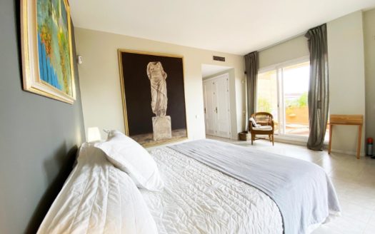 Apartamento de 2 dormitorios en Nueva Andalucia