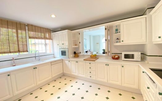 Apartamento de 2 dormitorios en Nueva Andalucia