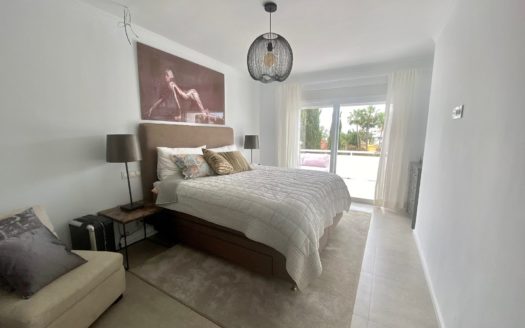 Adosado de 4 dormitorios en La Alzambra