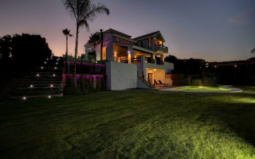 5 bedrooms Villa in Selwo