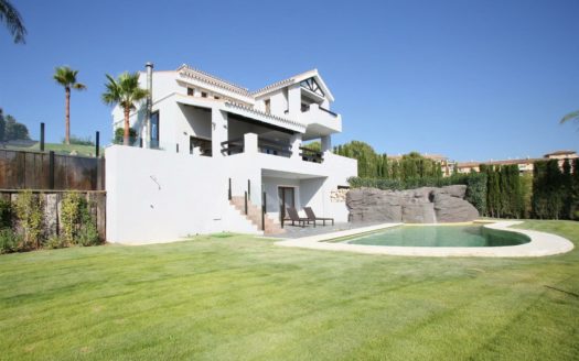 5 bedrooms Villa in Selwo