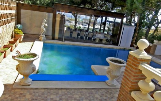 Villa de 4 dormitorios en Cabopino