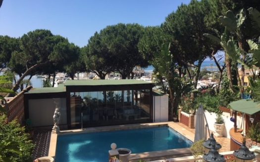 Villa de 4 dormitorios en Cabopino