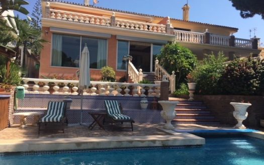 Villa de 4 dormitorios en Cabopino
