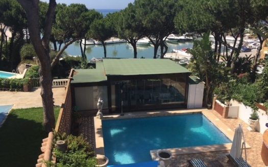 Villa de 4 dormitorios en Cabopino