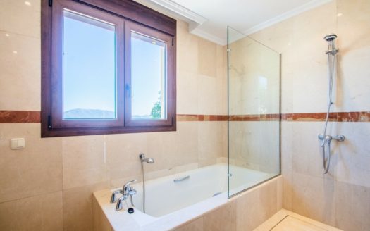 5 bedrooms Villa in La Mairena