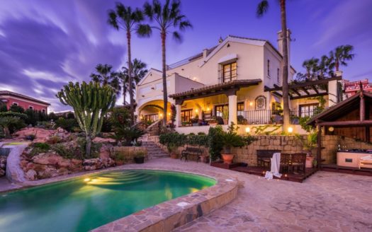 4 bedrooms Villa in Nueva Milla de Oro