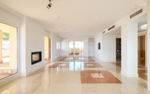 5 bedrooms Penthouse in Las Lomas del Marbella Club