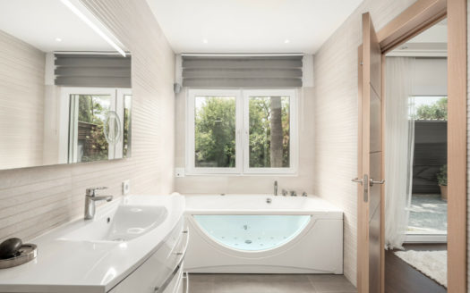 5 bedrooms Villa in Nueva Andalucia