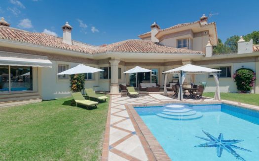 6 bedrooms Villa in Nueva Andalucia