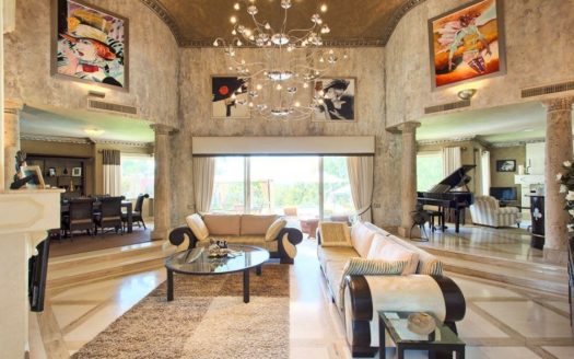 6 bedrooms Villa in Nueva Andalucia