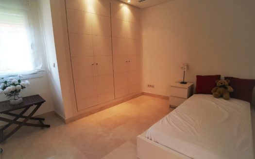 3 bedrooms Penthouse in Nueva Andalucia