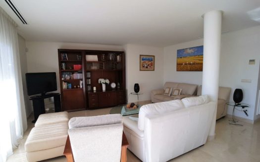 3 bedrooms Penthouse in Nueva Andalucia