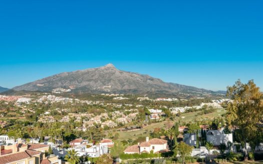 3 bedrooms Penthouse in Nueva Andalucia