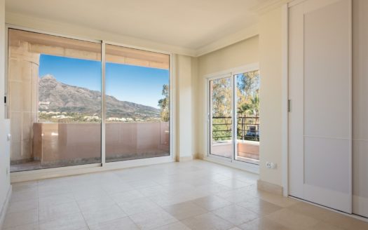 3 bedrooms Penthouse in Nueva Andalucia