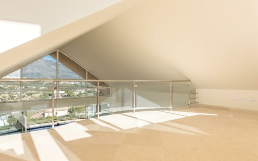 3 bedrooms Penthouse in Nueva Andalucia