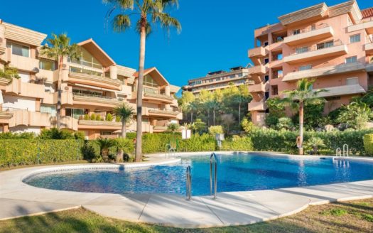 3 bedrooms Penthouse in Nueva Andalucia