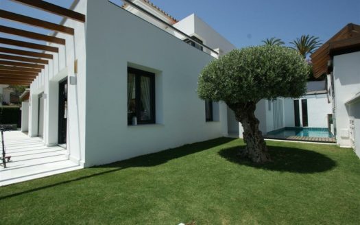 5 bedrooms Villa in Nueva Andalucia