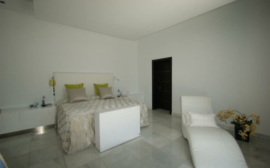 5 bedrooms Villa in Nueva Andalucia