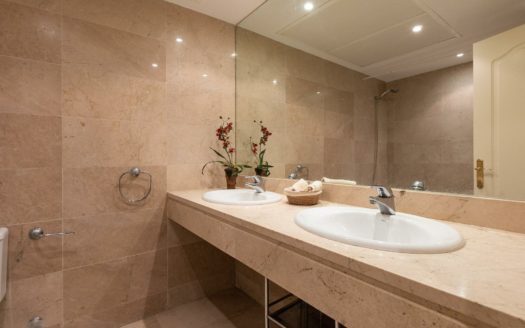 2 bedrooms Apartment in Nueva Andalucia