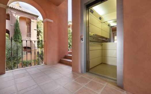 Apartamento de 3 dormitorios en Benahavis