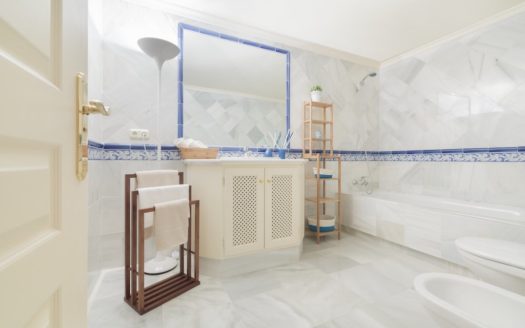 Apartamento de 3 dormitorios en Benahavis
