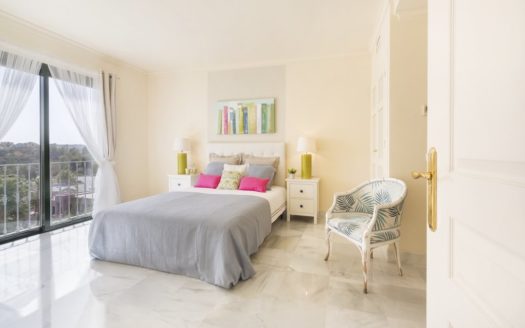 Apartamento de 3 dormitorios en Benahavis