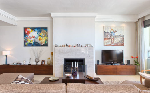 3 bedrooms Penthouse in Los Monteros Hill Club