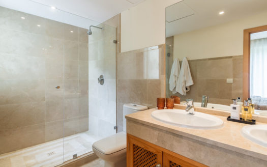 3 bedrooms Apartment in The Oakhill