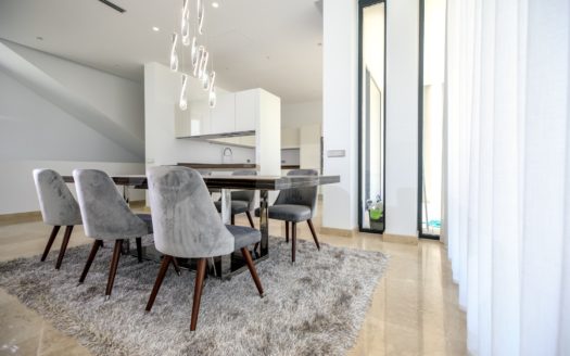 Villa de 5 dormitorios en Benahavis