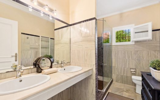 5 bedrooms Villa in Nueva Andalucia