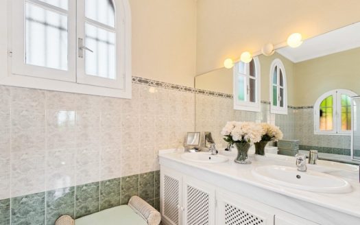 5 bedrooms Villa in Nueva Andalucia