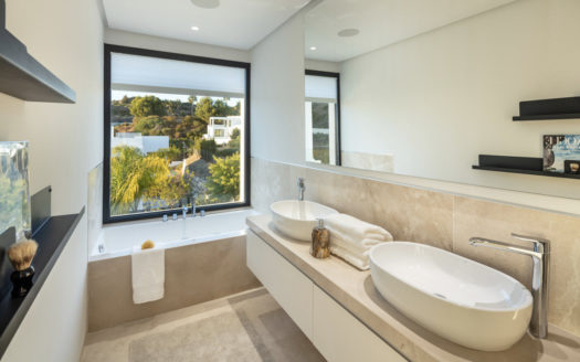 5 bedrooms Villa in Nueva Andalucia