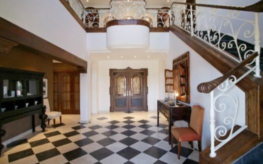 Villa de 5 dormitorios en Benahavis