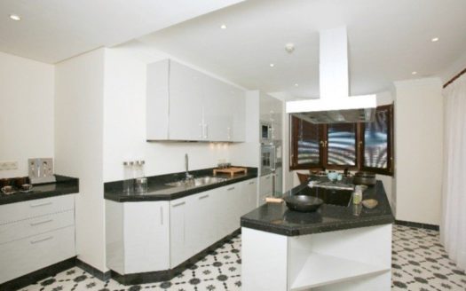 Villa de 5 dormitorios en Benahavis