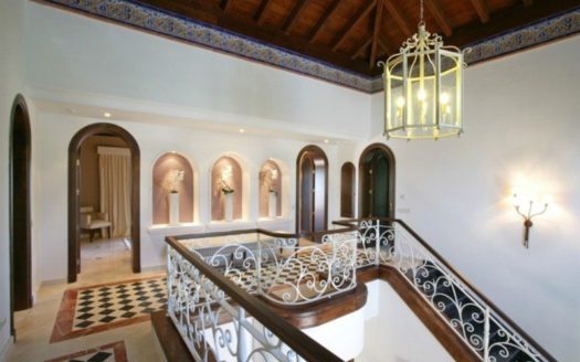 Villa de 5 dormitorios en Benahavis